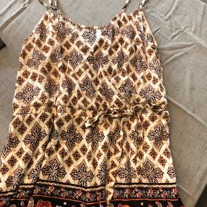 Like new romper with pockets!